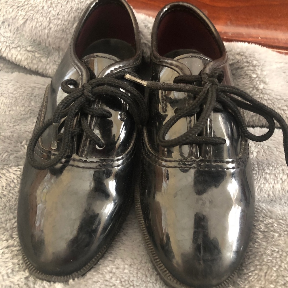 Dress shoes black kids 10 plus bonus